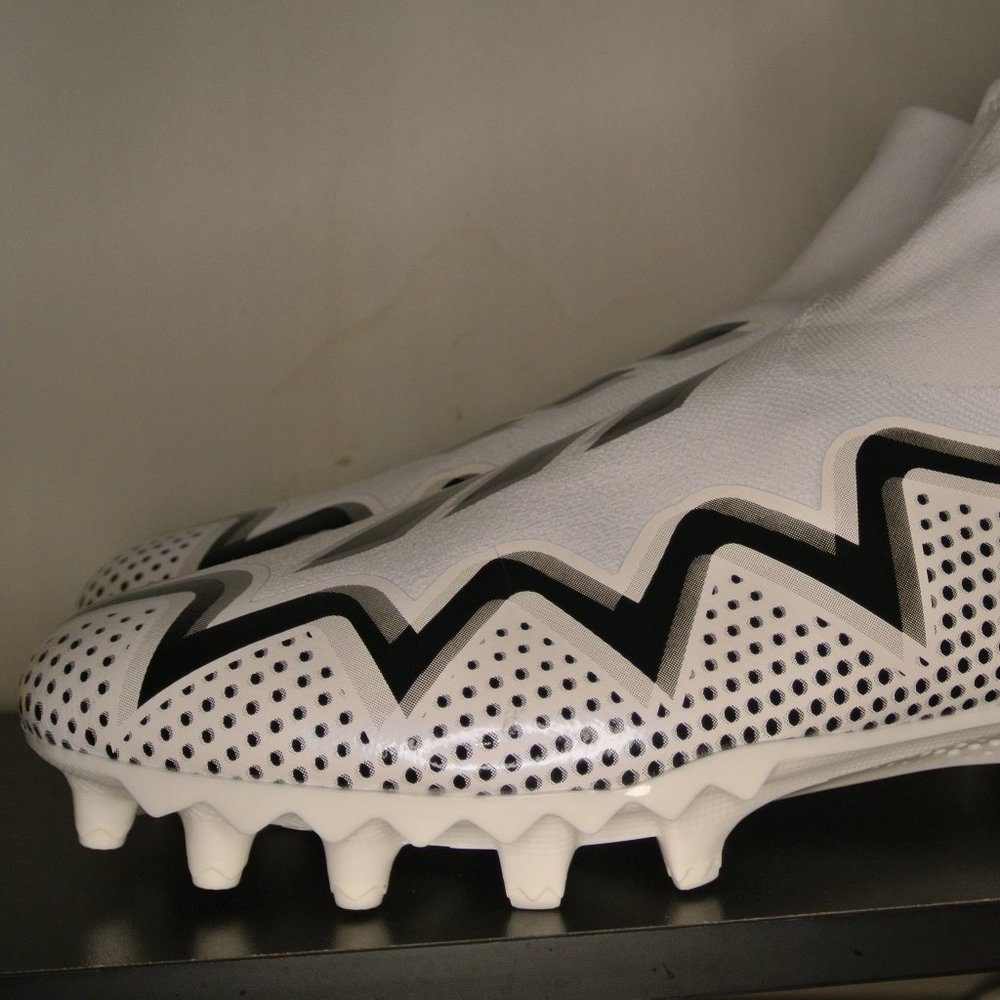 Adidas Freak Ultra 22 Primeknit Men's size 13 Football Cleats White Black GZ0450